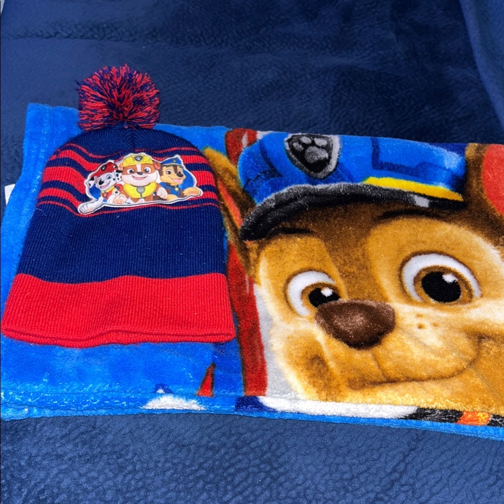 Nickelodeon Paw Patrol Blue and Red Kids Beanie and Blanket Set